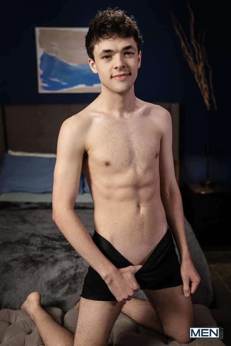 Sexy young twink Joey Mills spit roasted ripped hottie Finn Harding cute stud Troye Dean at Men 5 gay porn image - Sexy young twink Joey Mills spit-roasted by ripped hottie Finn Harding and cute stud Troye Dean at Men
